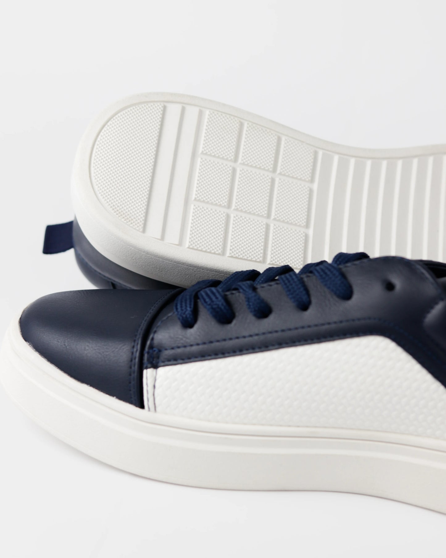 Sapphire - Blue & White